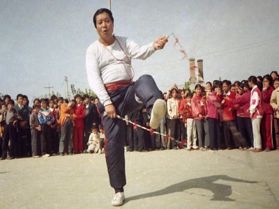 “中华跳绳王”胡安民去世：他把花绳跳到国庆典礼，跳向世界