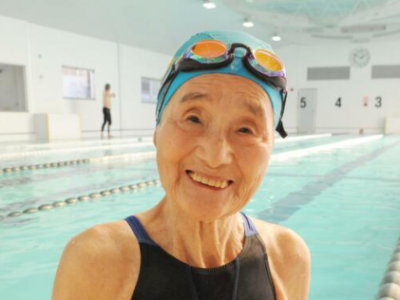 日本106岁游泳运动员去世：百岁后破18项世界纪录 本月仍在游