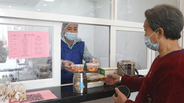 三菜一汤，好评！作物社区长者饭堂开餐啦