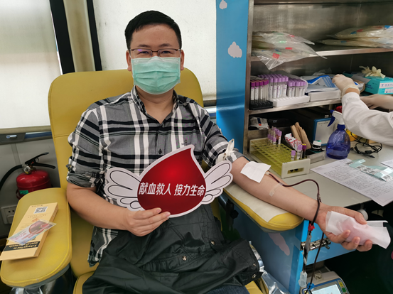 福海街道近百名“爱心”企业员工无偿献血为战胜疫情助力