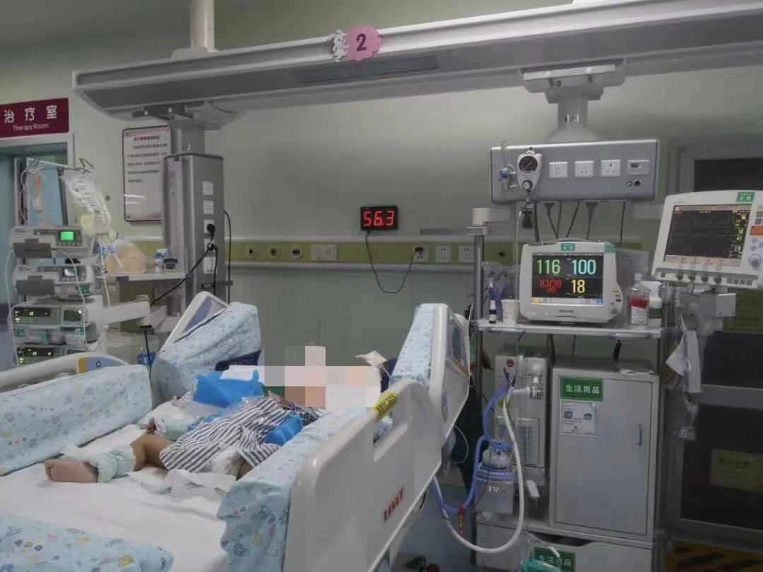 极速真探｜深圳1岁男童误食通厕剂嘴巴重度烧伤