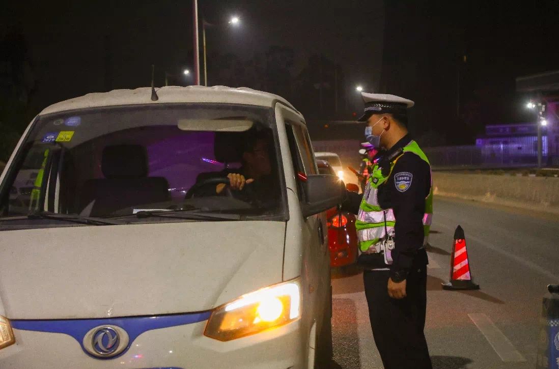连续三天，全市“猎虎”！深莞惠三地交警合力严查交通违法行为
