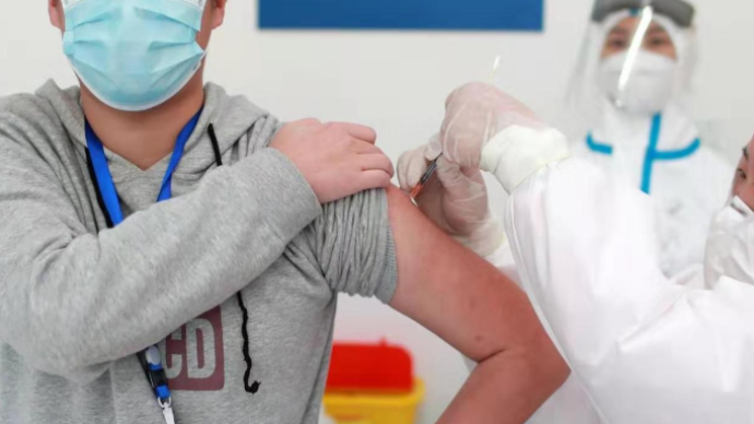 中高风险地数量增加，多地宣布春节前完成重点人群接种新冠疫苗
