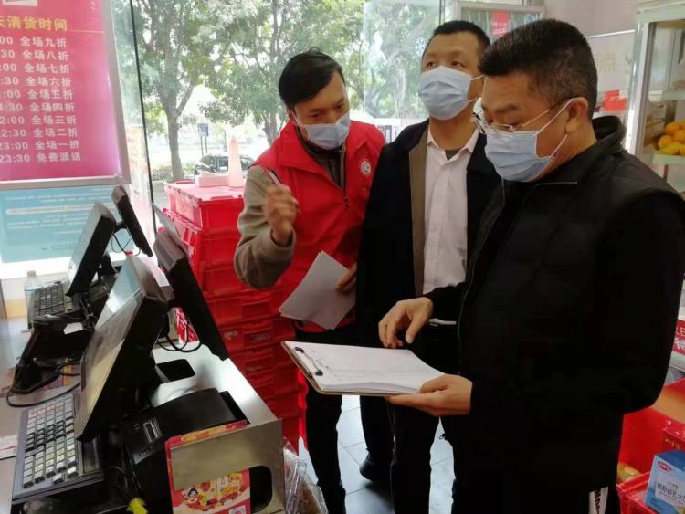 下沉一线周末无休，龙城筑牢社区冬春疫情防线