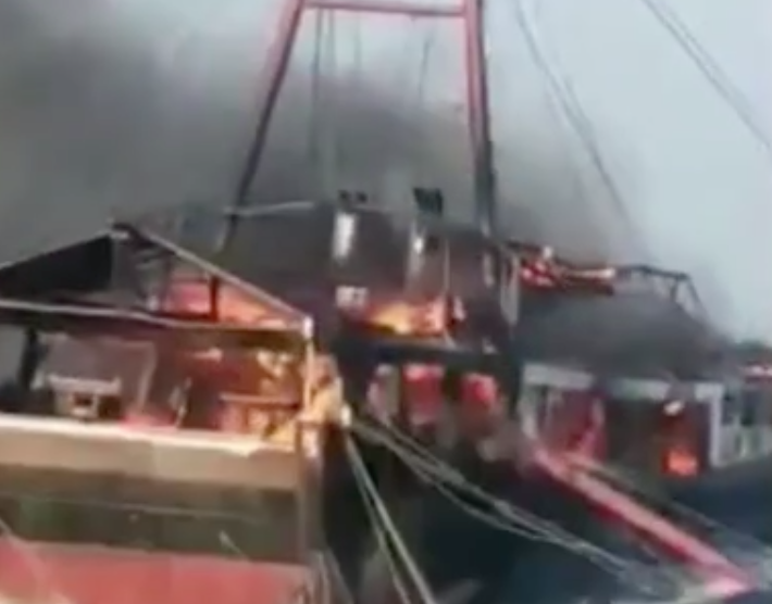 广东汕尾一渔船海上起火沉没，4人获救8人失联！正在搜救