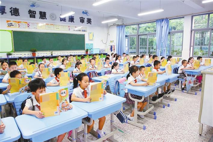 福田：5年内彻底扭转学位特别紧张局面