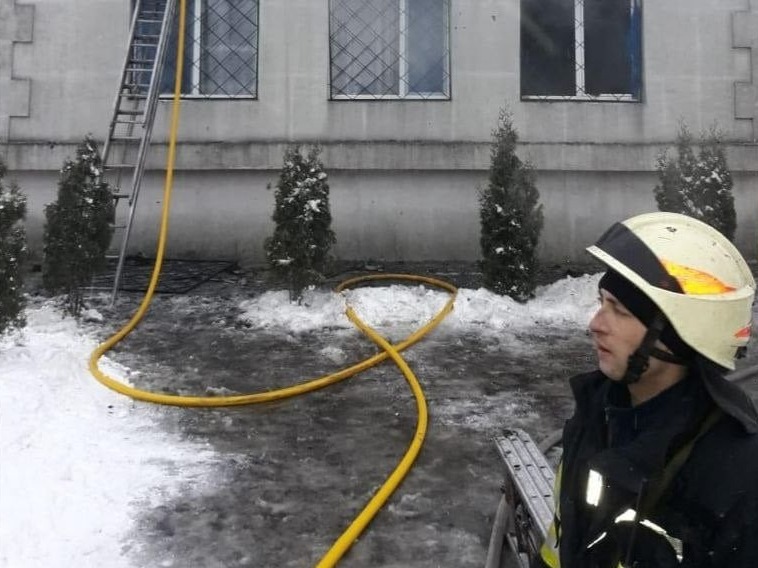 乌克兰一养老院发生火灾，15人丧生
