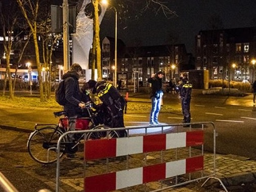 荷兰反宵禁抗议骚乱已持续三日，警方累计逮捕超470人