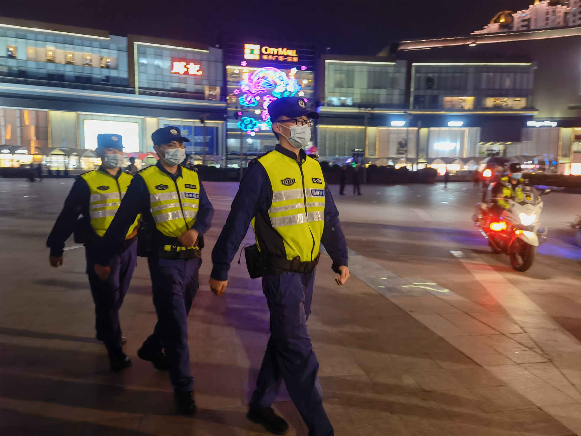 ​每日万余警力守护！元旦假期深圳刑事治安警情同比下降24.7%