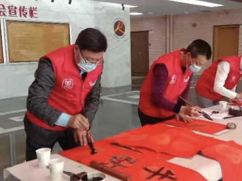 石岩义工宣传“就地过年”，助力春节疫情防控