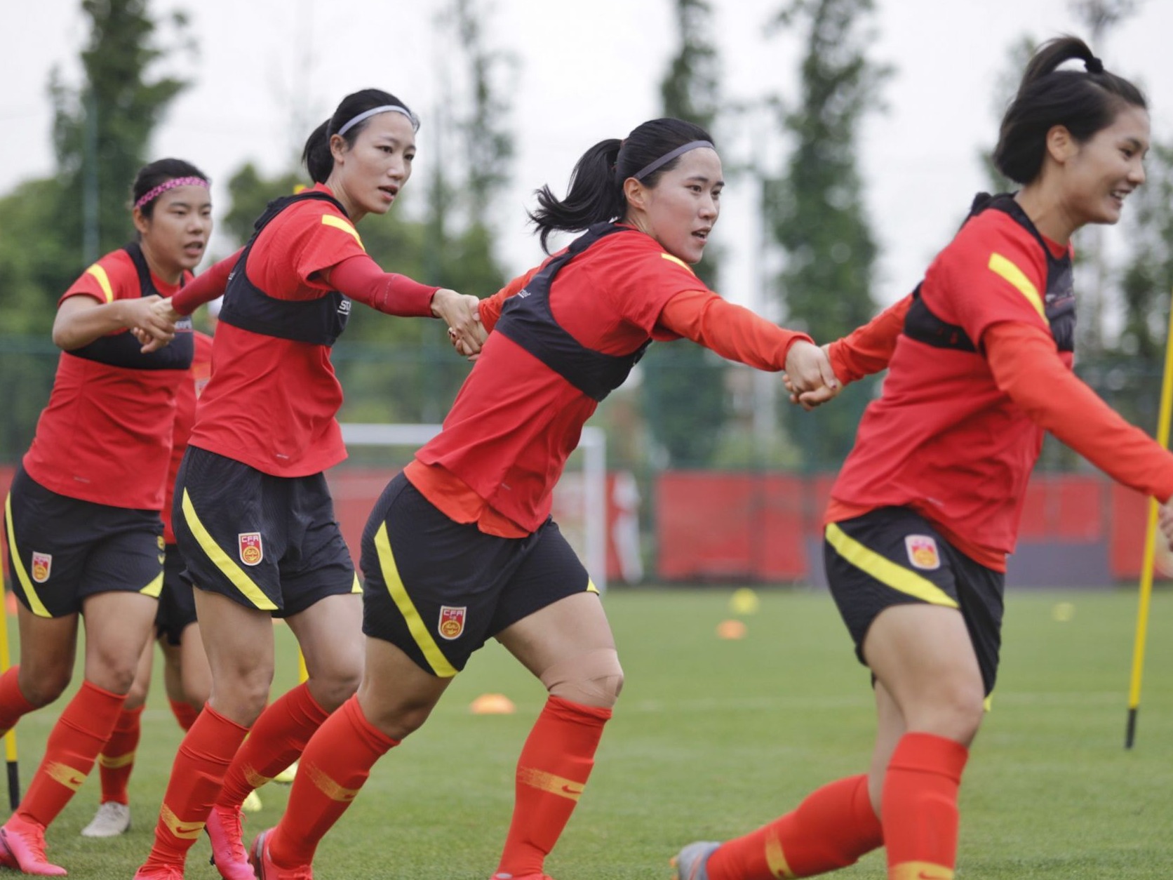 女足奥运赛推迟至4月：中国女足不惧变动，冷静备战韩国