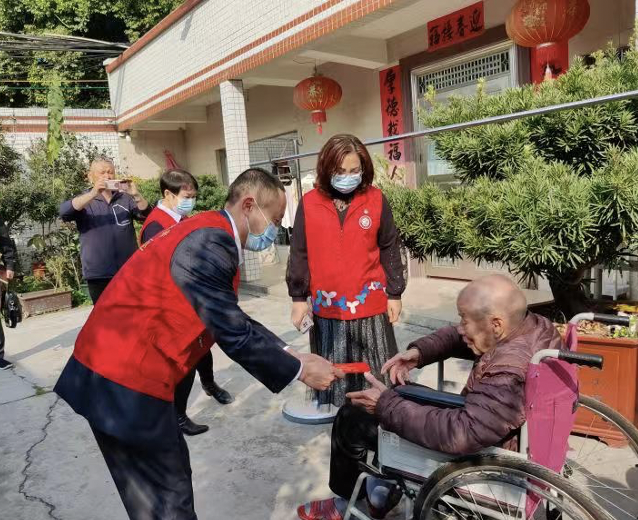 送关怀 送祝福 送温暖 葵涌多举并措做好留深服务