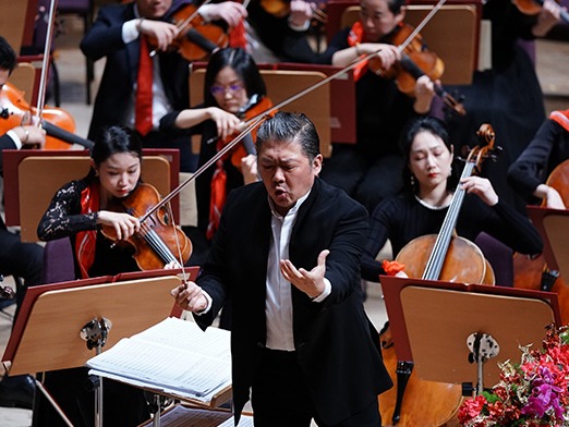 远渡重洋当使者， “上海新年音乐会”唤起海外游子思乡情
