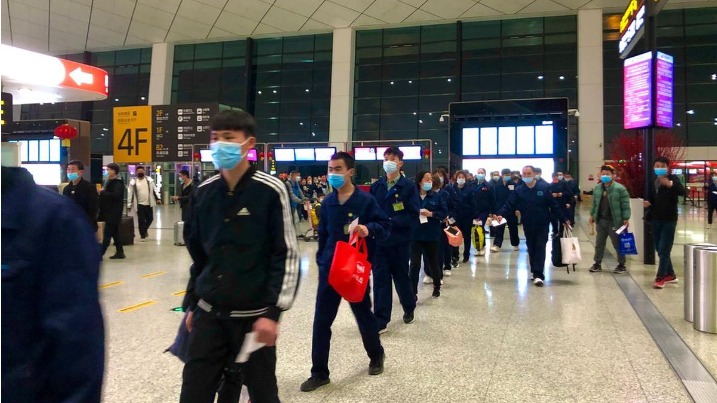 西部航空助力！178名返珠复工人员今乘包机抵珠