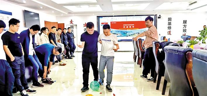 地铁6号线支线项目各工区组织留深职工过大年