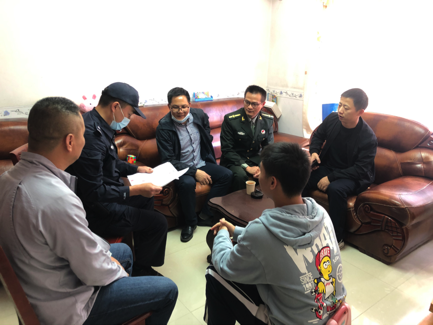 凤凰街道走访调查严把新兵政治考核质量关
