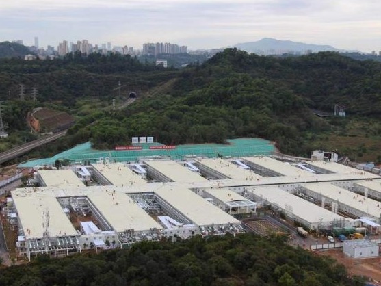 桥下空间建设停车场，“废地”变“宝地”
