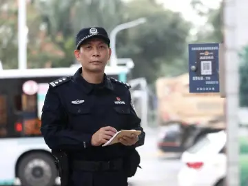 每日警星 | 余荣权：战疫逆行者，群众暖心人