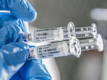 张建宗：首批国产新冠疫苗抵港为香港注入一剂强心针