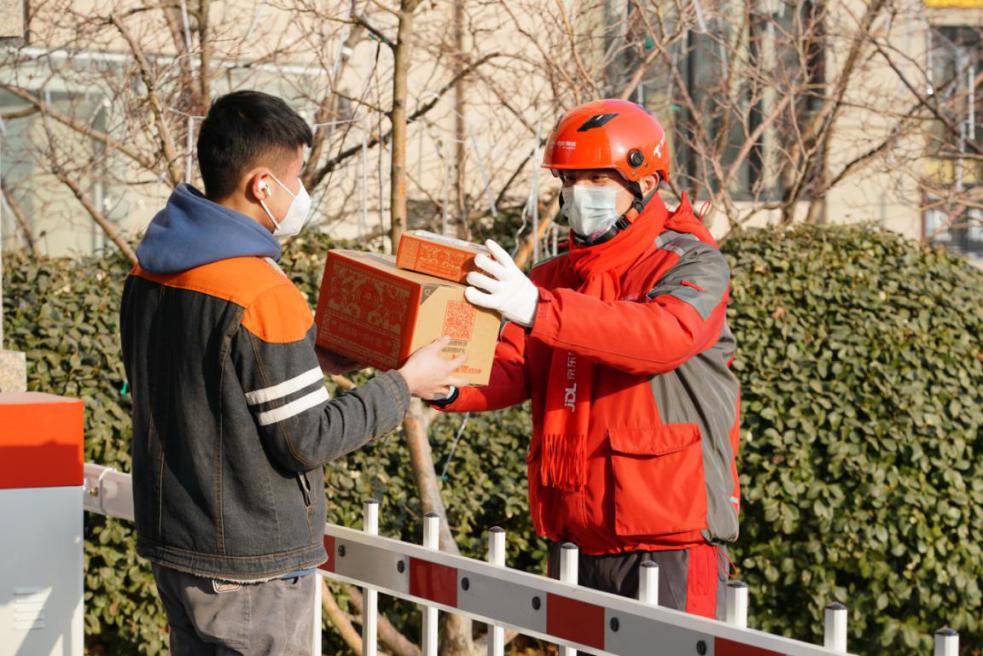 “年货春运”寄递大增，四至六线城市寄件量暴涨