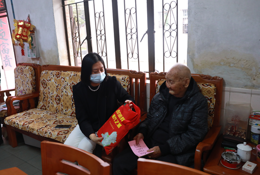 派万份礼包、办39项春节服务！坑梓街道用真情关爱留深过年群众