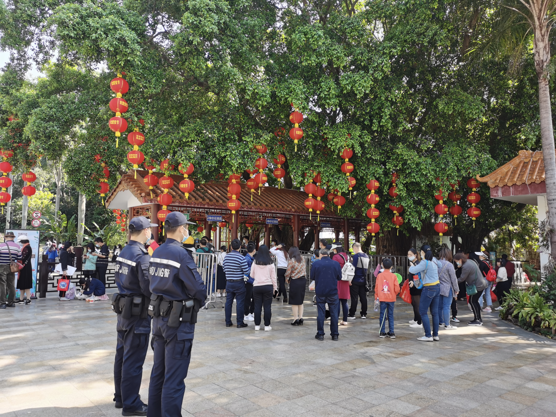 罗湖警方全力做好仙湖植物园春运安保工作