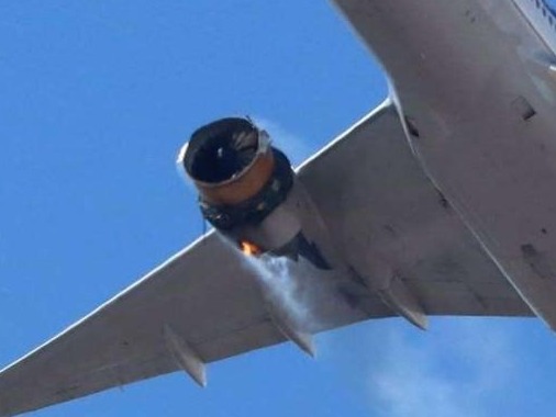 中国民航局关注美波音777-200发动机着火事件 中国民航机队无该机型