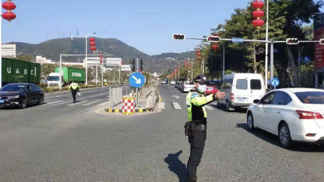 今起进入省内短途出行高峰，交警提醒来深司机：开心游玩、文明驾驶