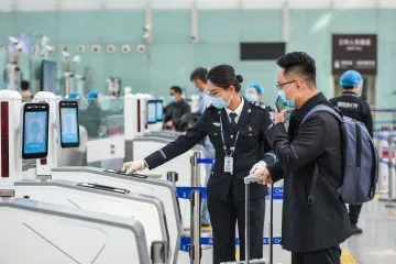 春运人物⑤ | 巾帼标兵守护航站楼入口安全