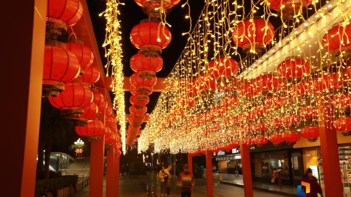 过年气氛已就位！新春来临前珠海街头的夜景，美翻了…