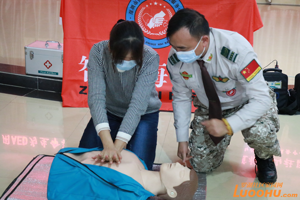 用AED为生命护航！梧桐山社区启动急救志愿者培训