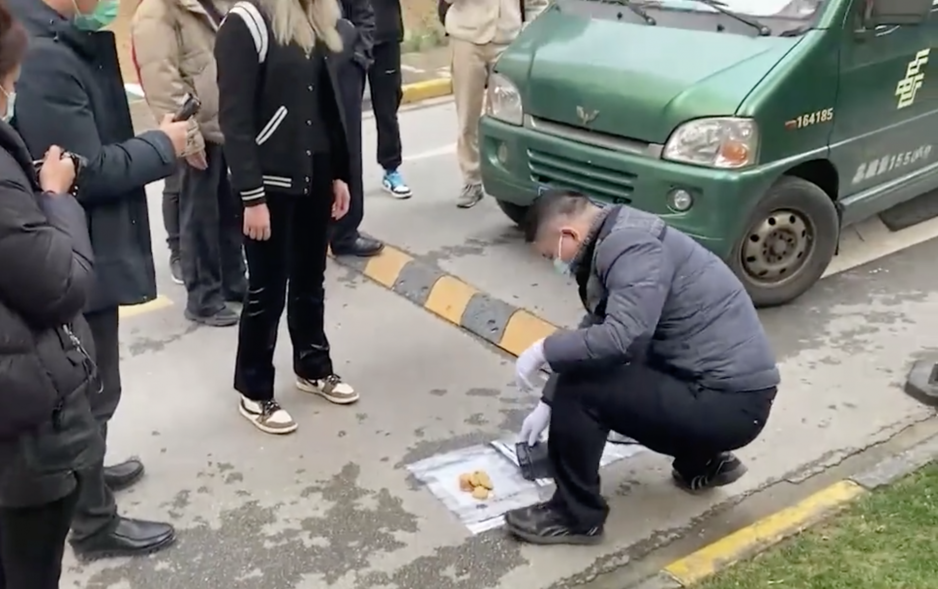 女子网购境外大麻饼干被抓
