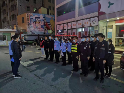 石家社区“打非治违”严把烟花爆竹“产存销放”四个关口