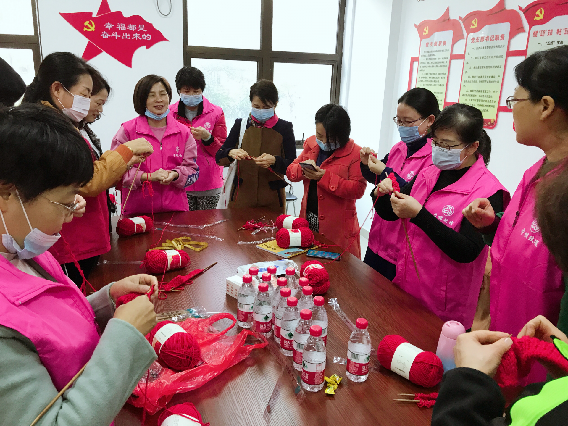 扫尘、送春联、剪窗花......坪山街道这里年味浓！