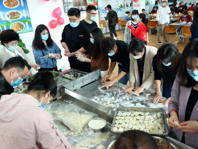 饺子包起来！逾百名留深新疆少数民族大学生深大校园里过个“团圆年”