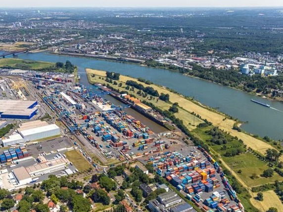 中欧班列疫情中逆势而行，德国港口装卸量创新纪录