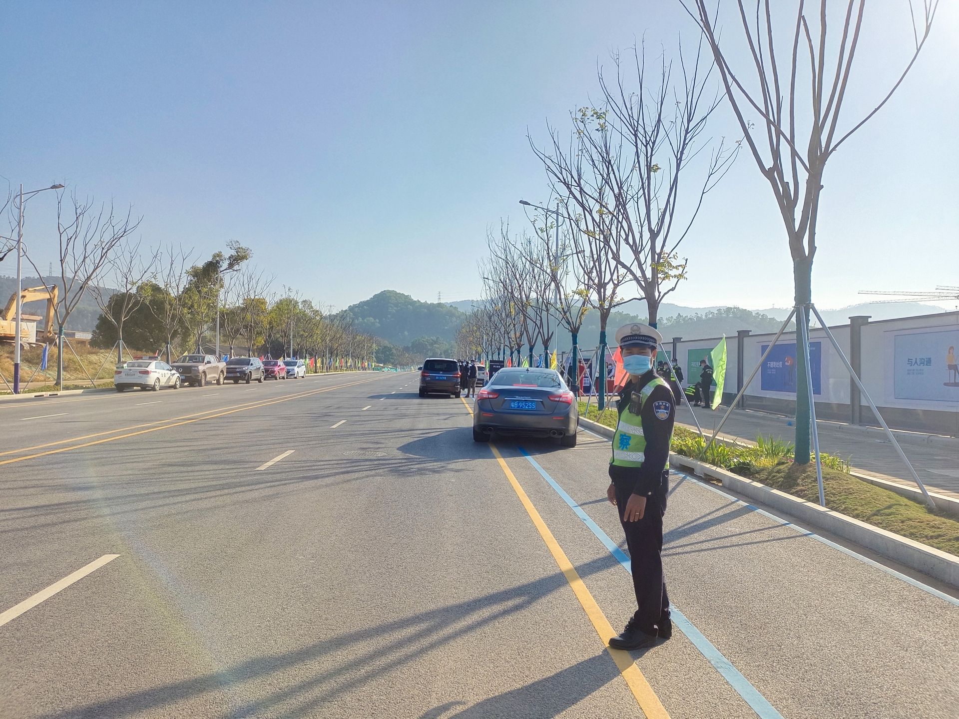 为助群众留深过好年，新湖街道苦练春运基本功