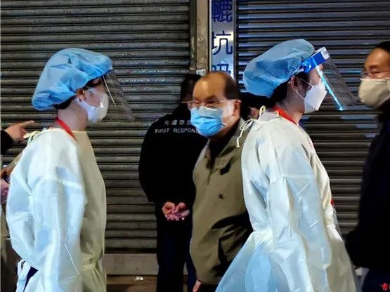  封区强检发现1宗初步确诊！香港时隔九天再封碧街，原因是……