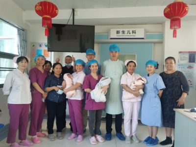 深圳市二医院早产三胞胎上演生命“历险记”