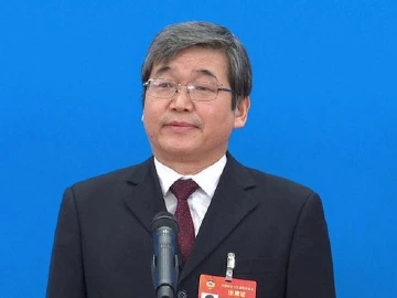 委员通道|全国政协委员阿拉坦仓：在内蒙古，民族团结的故事代代相传