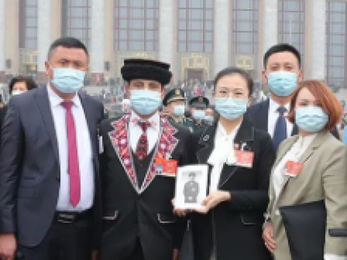 拉齐尼牺牲前最后一份建议，被带到人民大会堂…