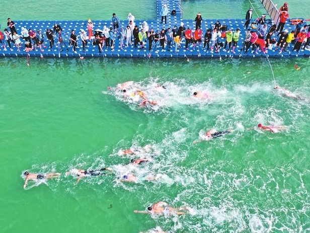 10公里水上“马拉松”大鹏开赛