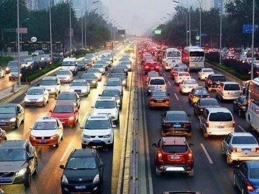 出行需求叠加、多地阴雨，公安部发出清明节道路交通安全预警