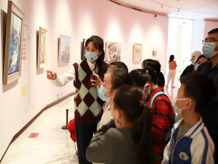 关馆“油画体验课堂”受热捧  