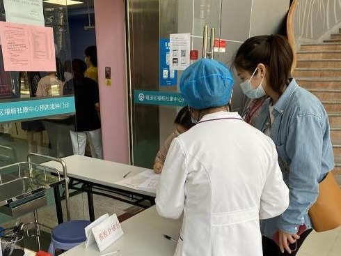 “感觉还没开始，就已经结束了”！记者实地体验深圳新冠疫苗接种