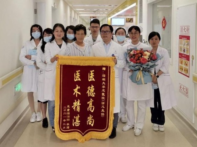 一周内肚子大得像孕妇，深圳医生巧手建通道“治水”