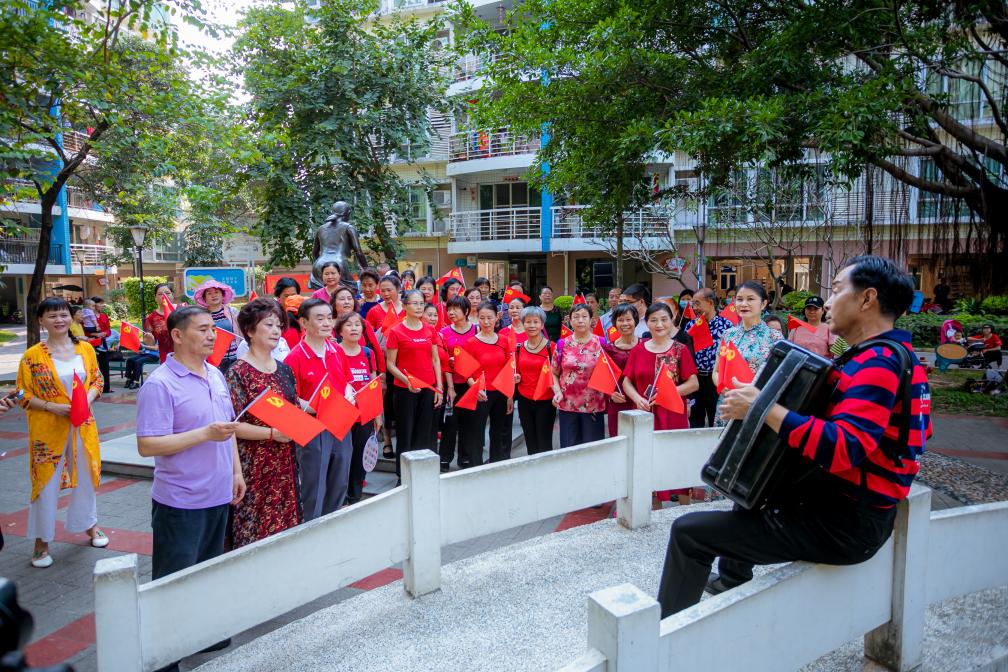 燃！龙岗街道平南社区用这场“快闪”献礼建党100周年