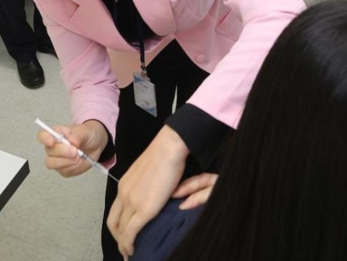 韩国报告9例接种新冠疫苗后病毒检测结果呈阳性病例