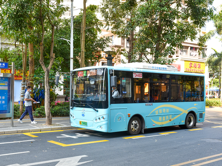 学史力行·我为群众办实事丨横岗怡锦社区开通首条公交接驳地铁巴士专线
