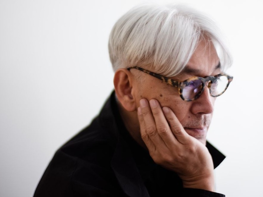 坂本龙一首次中国大展：有“海啸钢琴”，也有远方篝火
